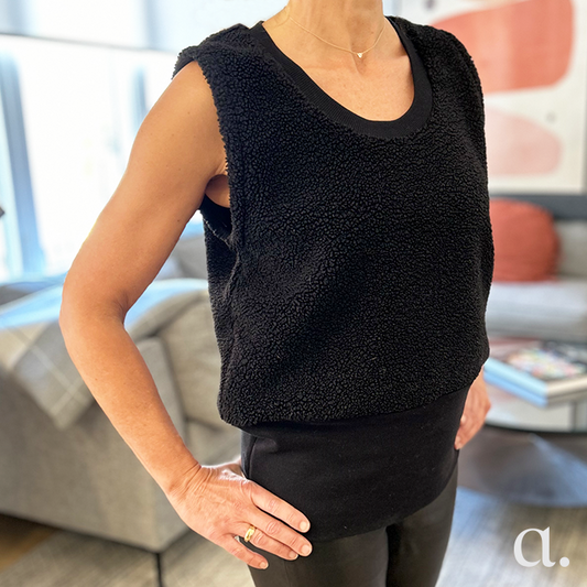 Chalet Vest | Sherpa Black Fleece